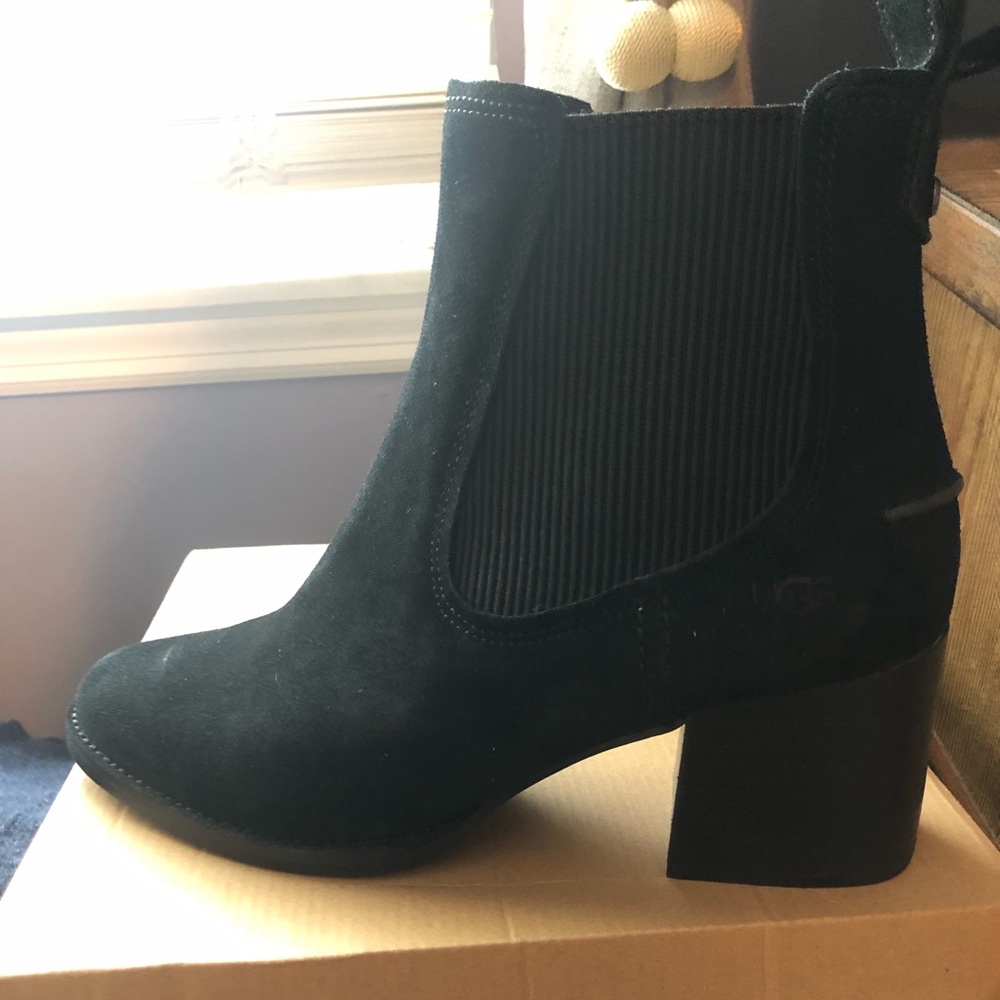 Brand new woman’s UGG Faye boot